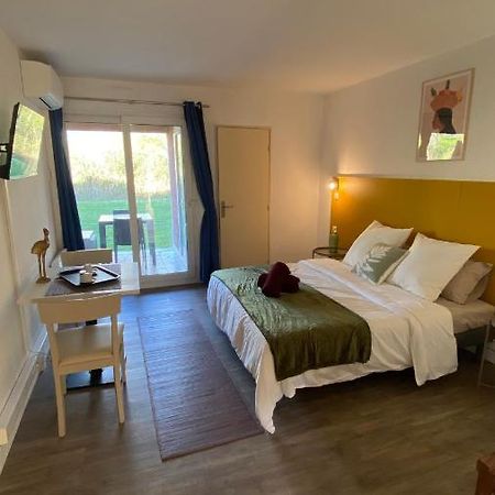 Joli Appartement 27M2 Oasis Provencale En Village Vacances En Camargue Arles Exterior photo